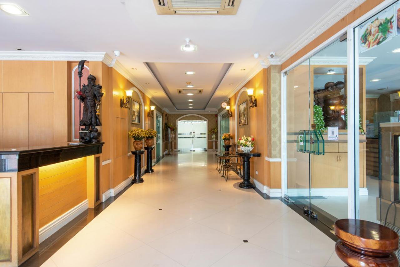 Hotel Metro Point Bangkok Exterior foto